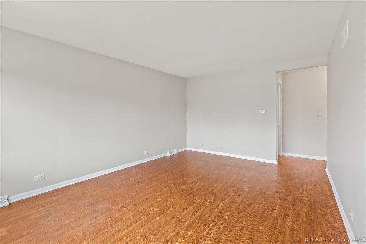 7320 West 58th Street Summit, IL 60501 - Photo 4 of 24