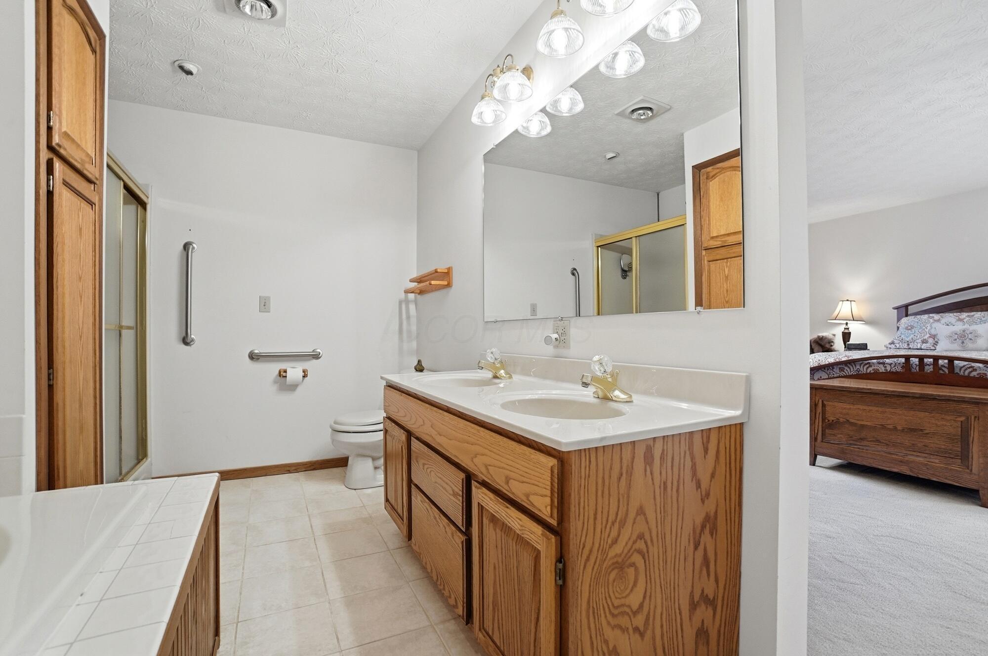 12644 Snyder Church Road Northwest Baltimore, OH 43105 - Photo 23 of 61 Owner Suite - 12644 Snyder Church Road NW, Baltimore, OH 43105