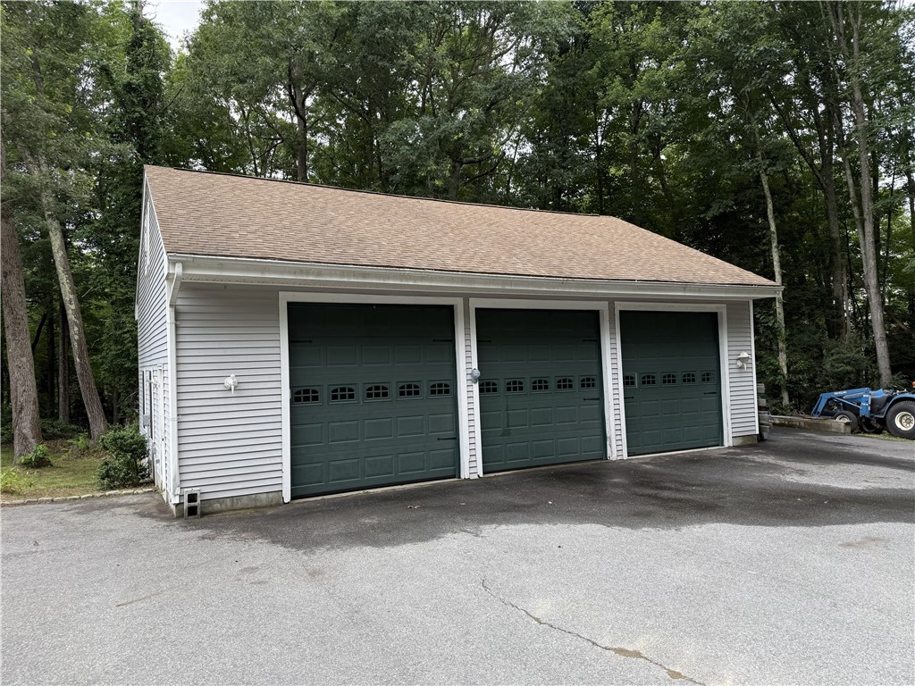 34 Angel Road Glocester, RI 02814 - Photo 2 of 28