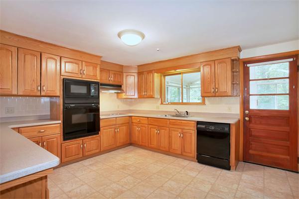 11 Duggan Road Acton, MA 01720 - Photo 3 of 30