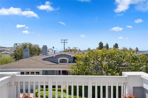 $2,950,000 | 3611 Daffodil Avenue, Unit 38, Corona del Mar, CA 92625