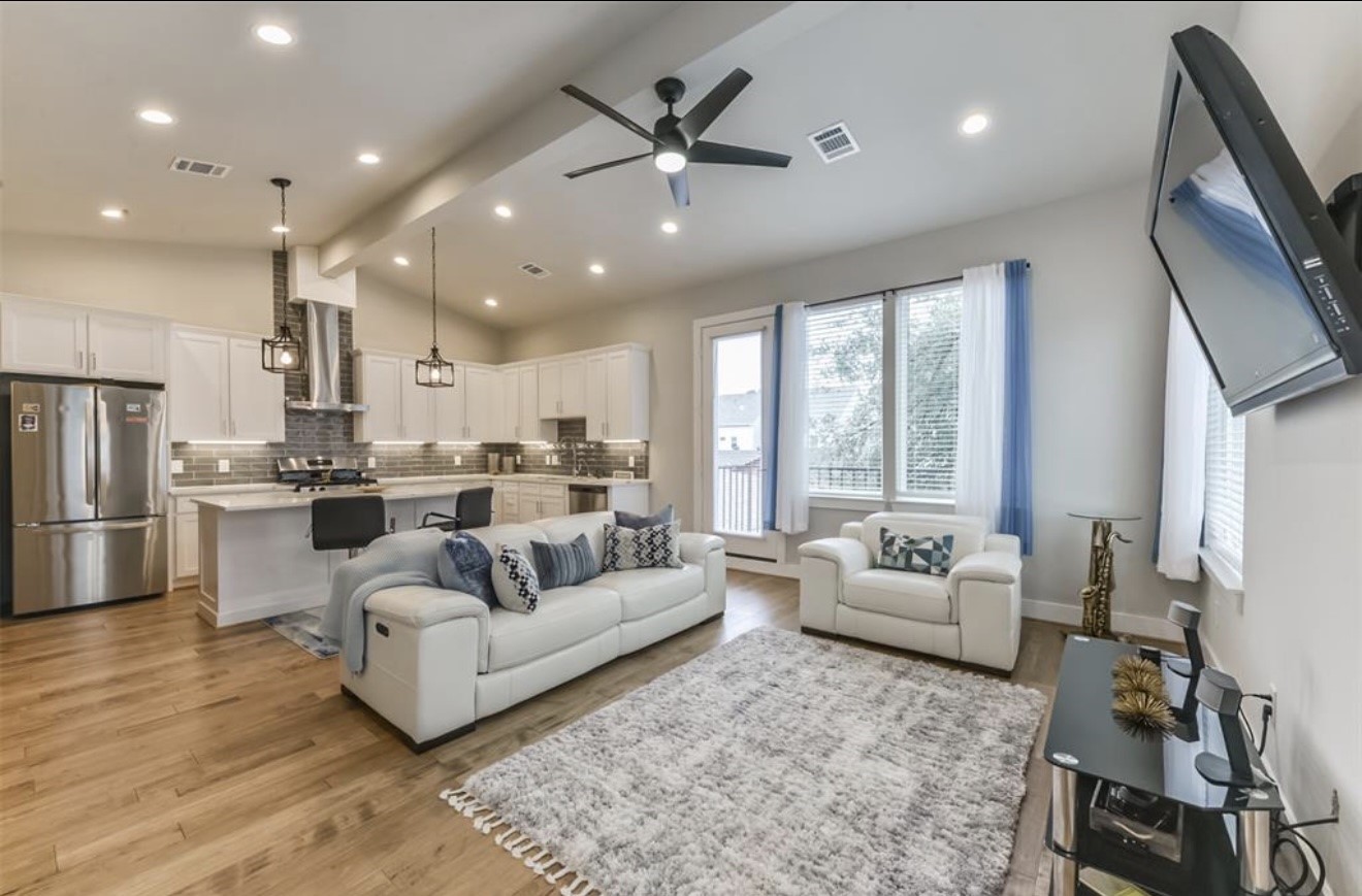 823 Mansfield Street, Unit J Houston, TX 77091 - Photo 1 of 22