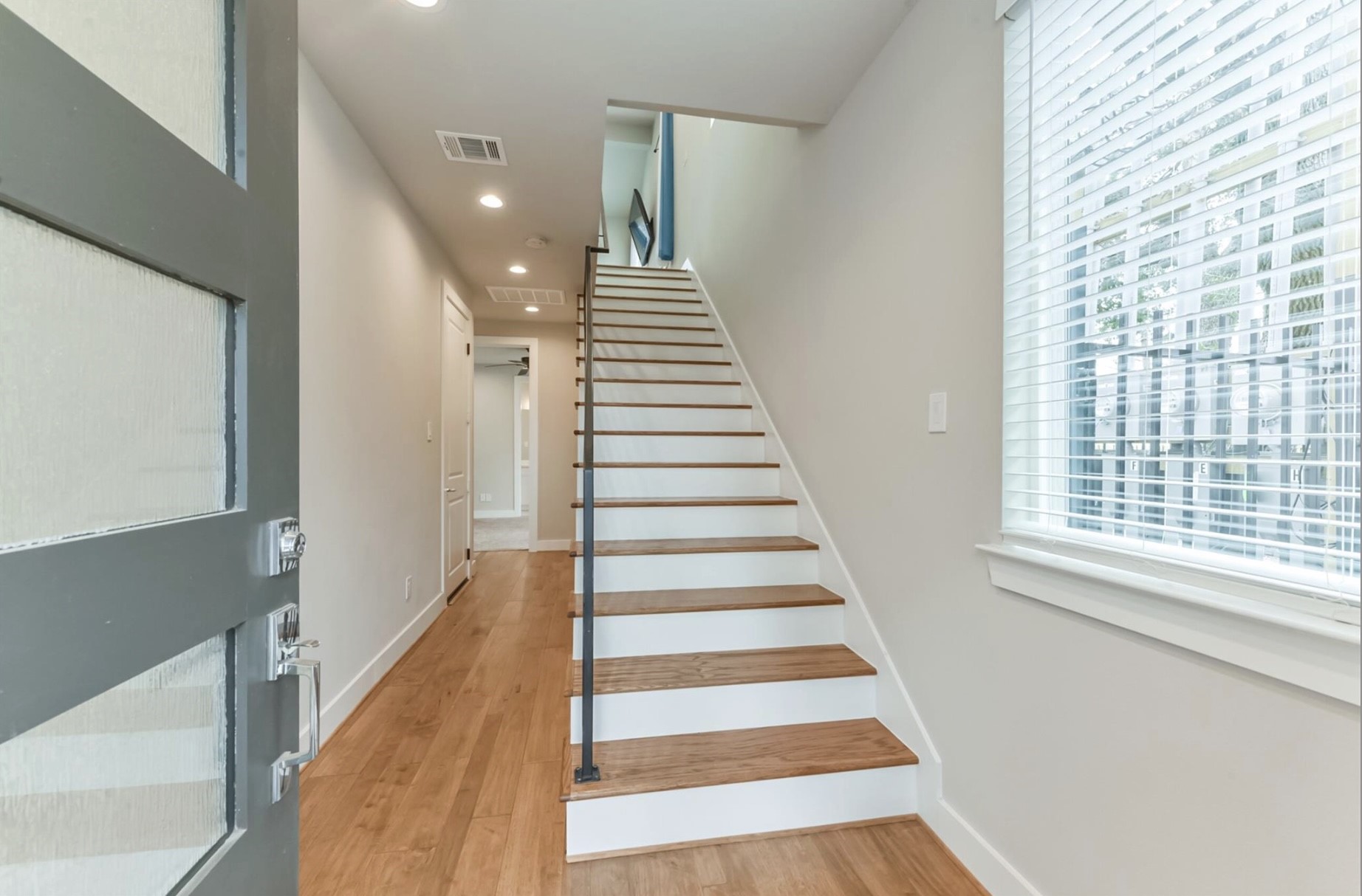 823 Mansfield Street, Unit J Houston, TX 77091 - Photo 3 of 22