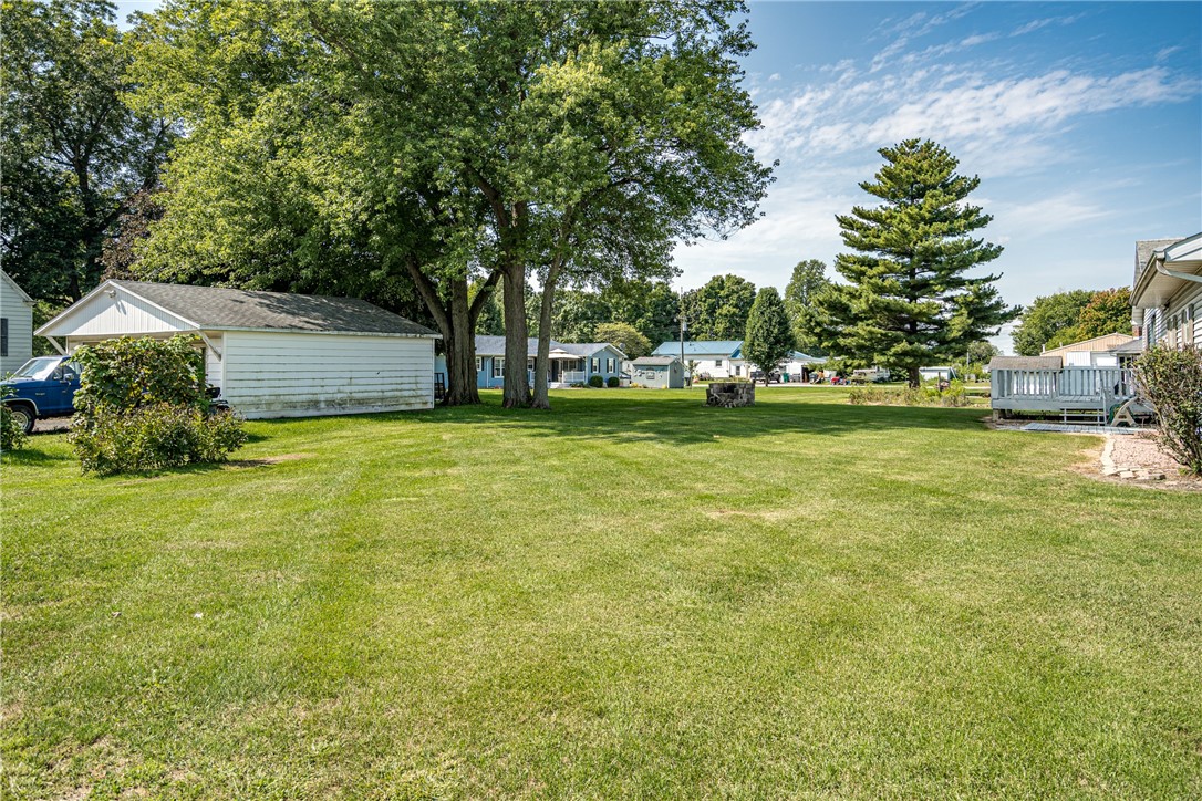 305 Wall Street Findlay, IL 62534 - Photo 18 of 22