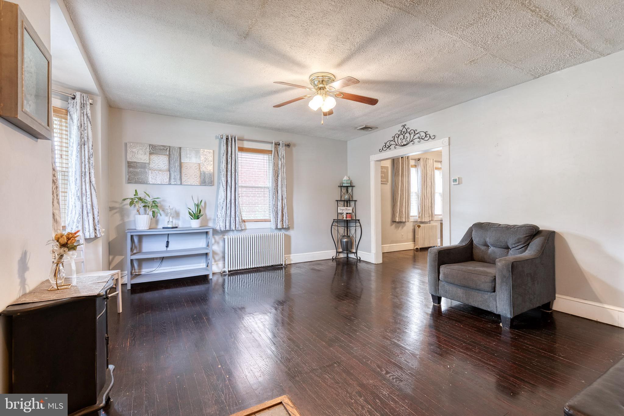 1025 Elm Ridge Avenue Baltimore, MD 21229 - Photo 3 of 33 Gallery Image 3
