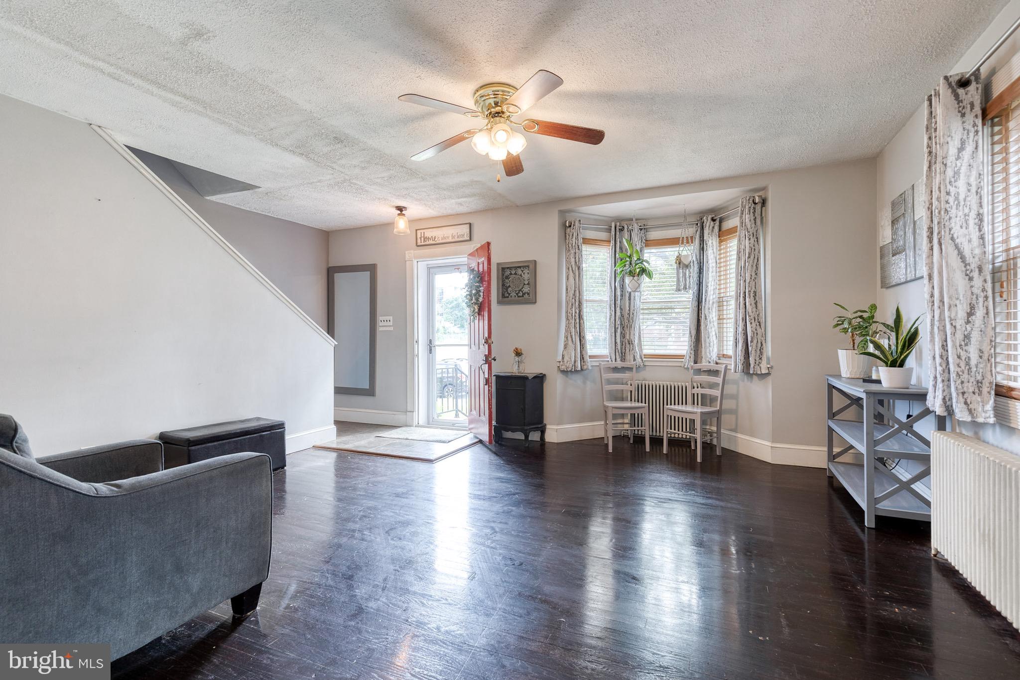 1025 Elm Ridge Avenue Baltimore, MD 21229 - Photo 4 of 33 Gallery Image 4