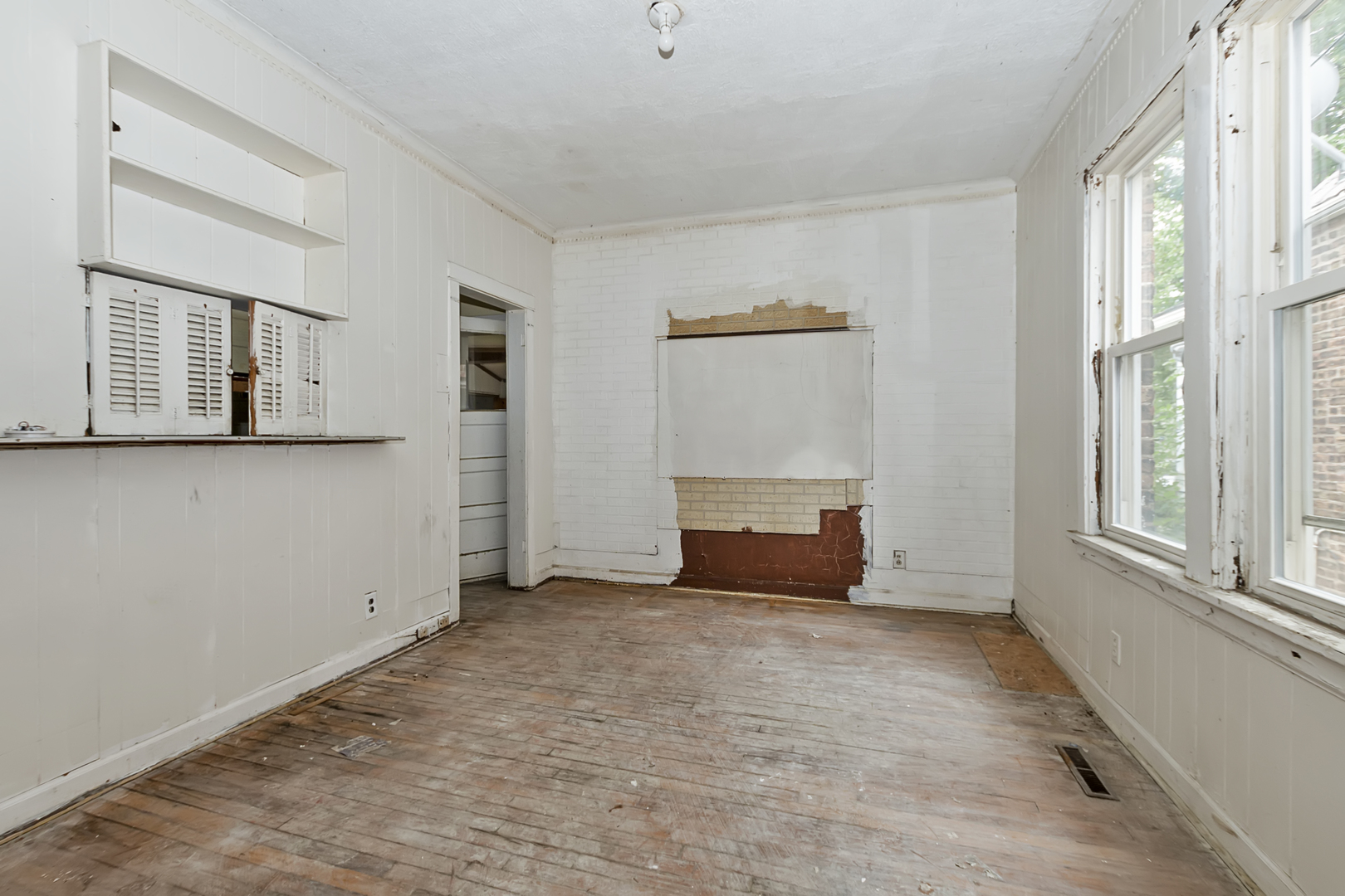 4821 West Hirsch Street Chicago, IL 60651 - Photo 15 of 23 an empty room with windows