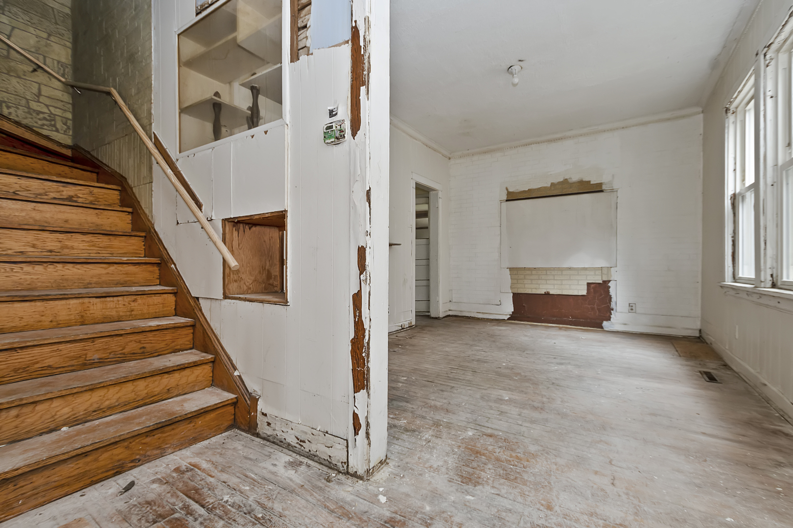 4821 West Hirsch Street Chicago, IL 60651 - Photo 7 of 23 a view of entryway and hall