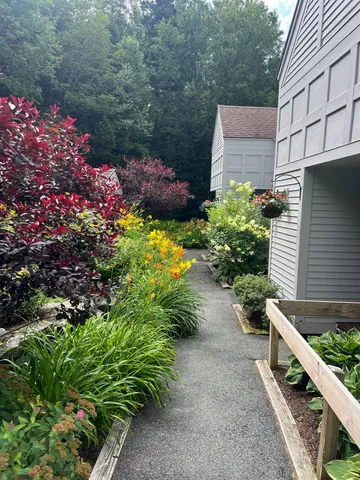 $324,900 | 43 1st Lane, Unit 25, Wilmington, VT 05363