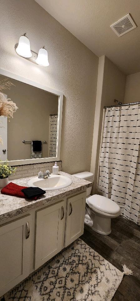51382 Welch Road La Pine, OR 97739 - Photo 19 of 19 Main bathroom