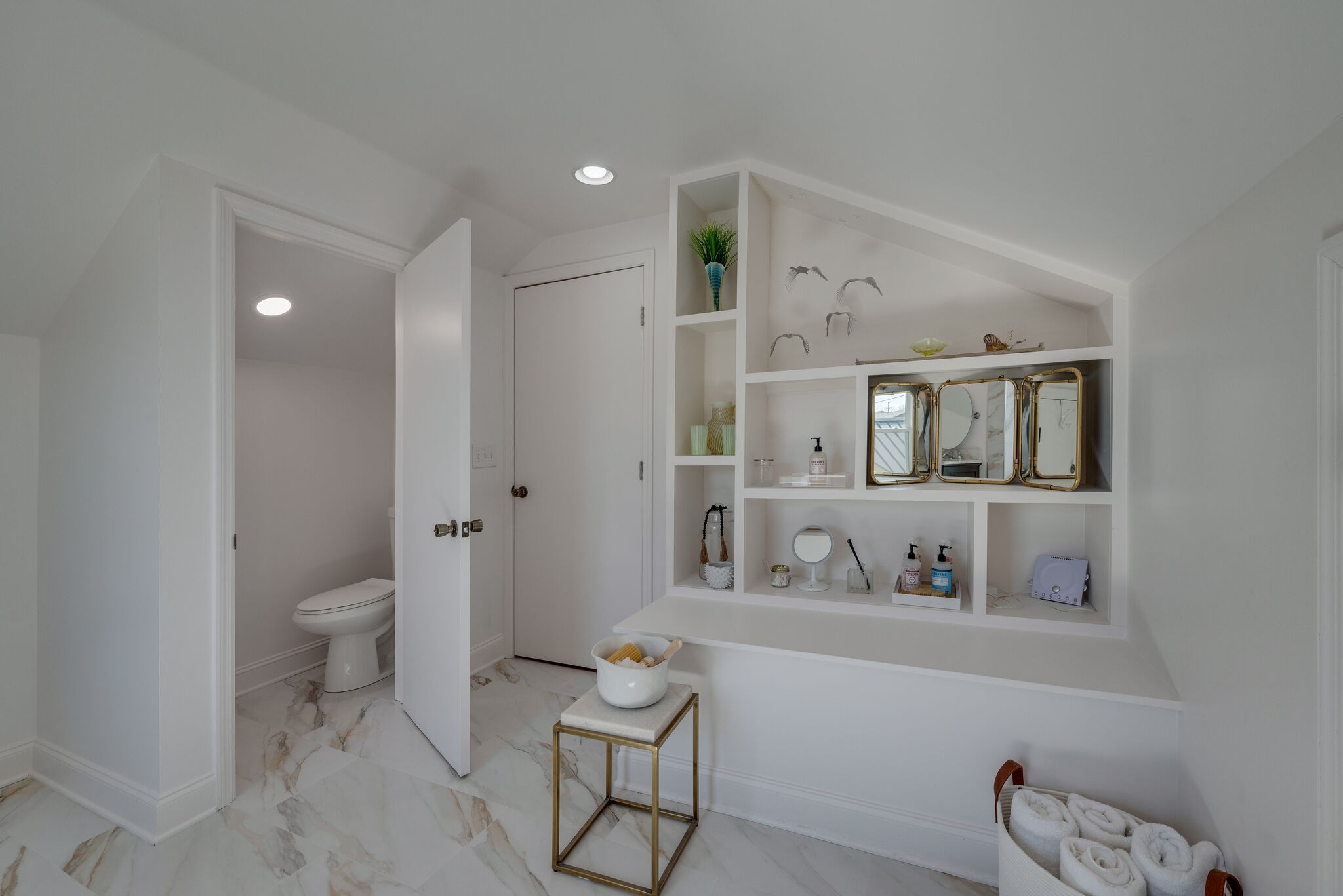 1715 Holly Street Nashville, TN 37206 - Photo 30 of 54 a bathroom with a toilet and a shower