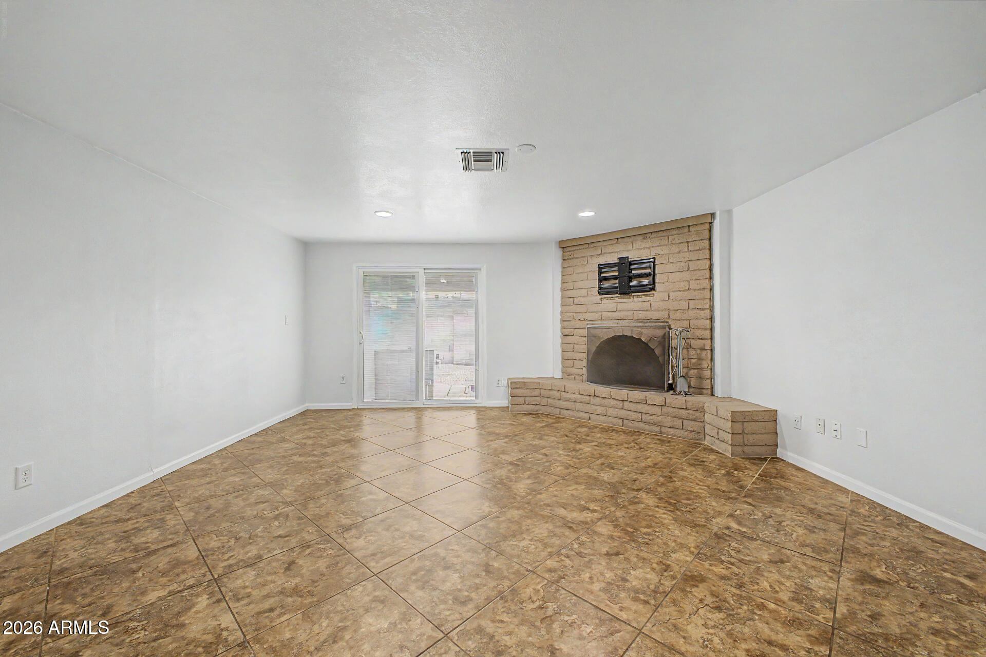 3519 East Hearn Road Phoenix, AZ 85032 - Photo 5 of 40