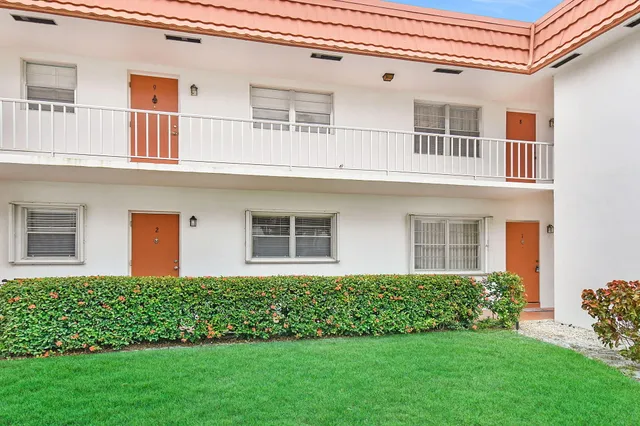 $139,000 | 2600 Southeast Ocean Boulevard, Unit C1, Stuart, FL 34996