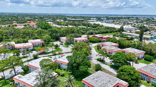 $139,000 | 2600 Southeast Ocean Boulevard, Unit C1, Stuart, FL 34996