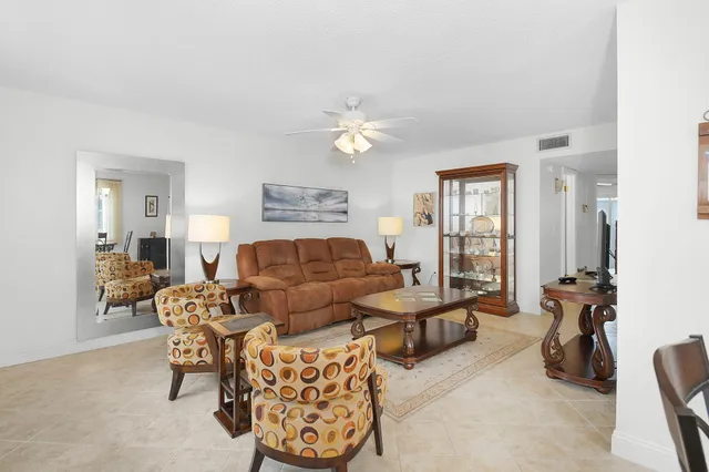 $139,000 | 2600 Southeast Ocean Boulevard, Unit C1, Stuart, FL 34996