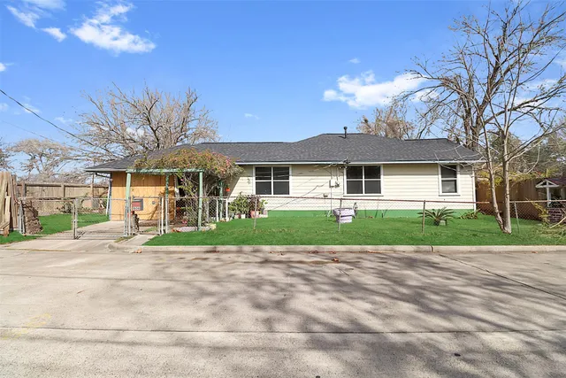 $125,000 | 1606 West Humble Street, Baytown, TX 77520