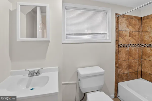 $1,975 | 141 Uhland Terrace Northeast, Washington, DC 20002