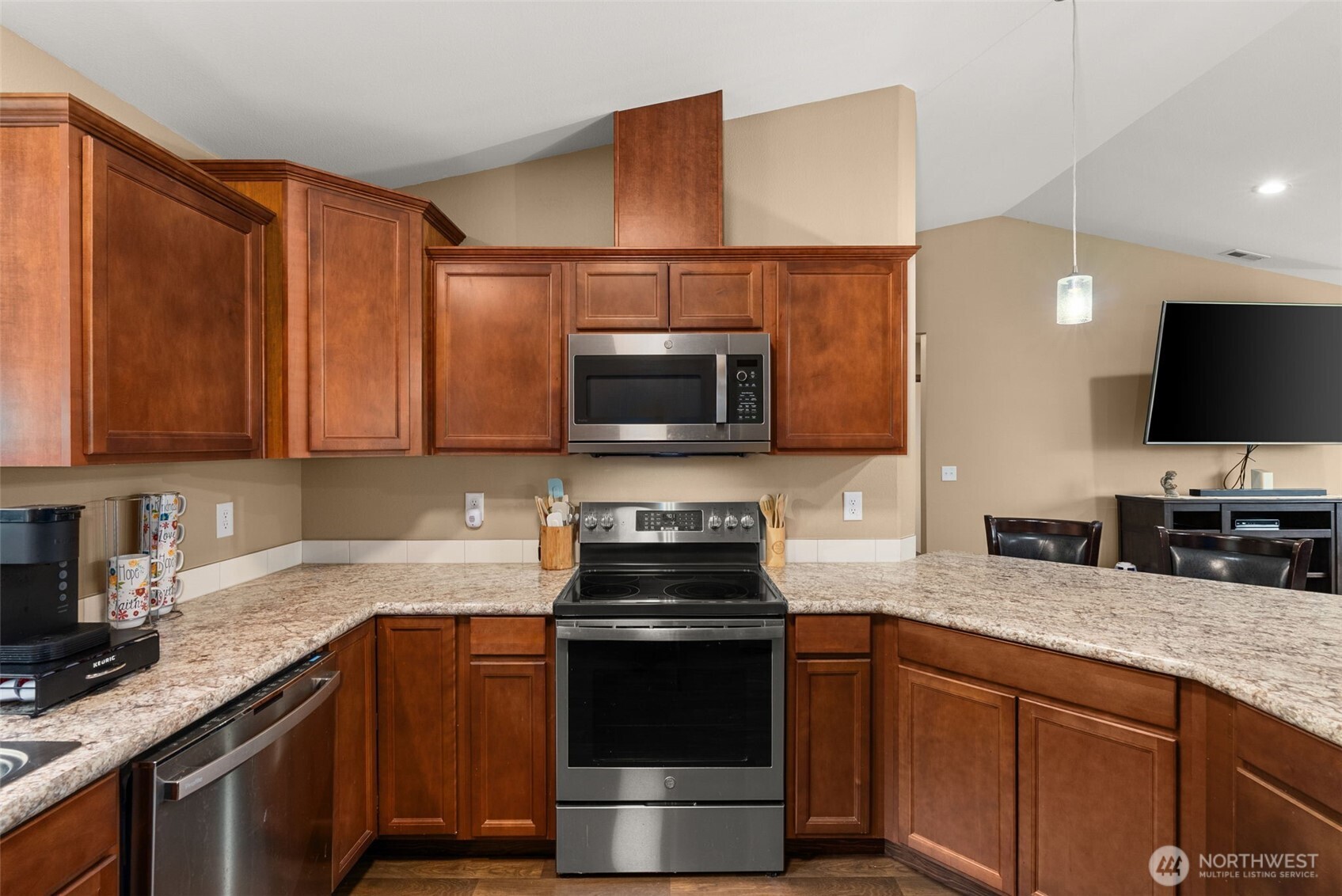 1717 Krause Road Raymond, WA 98577 - Photo 12 of 39