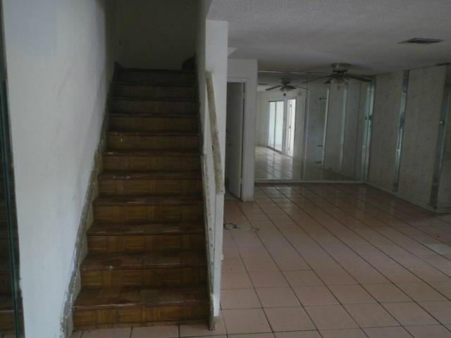 9280 Southwest 61st Way, Unit 28B Boca Raton, FL 33428 - Photo 4 of 10 7