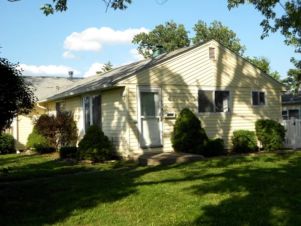 $224,000 | 8865 South Ryan Road, Hometown, IL 60456