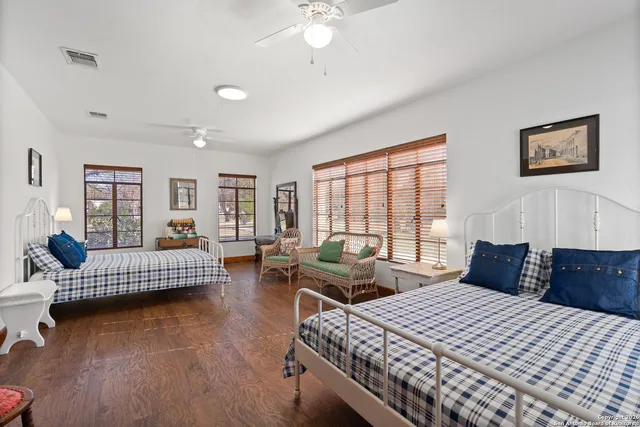 $1,750,000 | 5322 Highway 16, Bandera, TX 78003