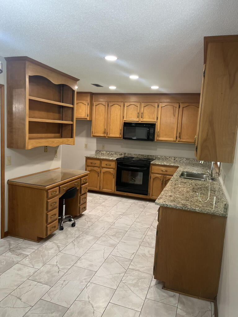 200 South Oak Ridge Drive Enterprise, AL 36330 - Photo 10 of 29 Gallery Image 10