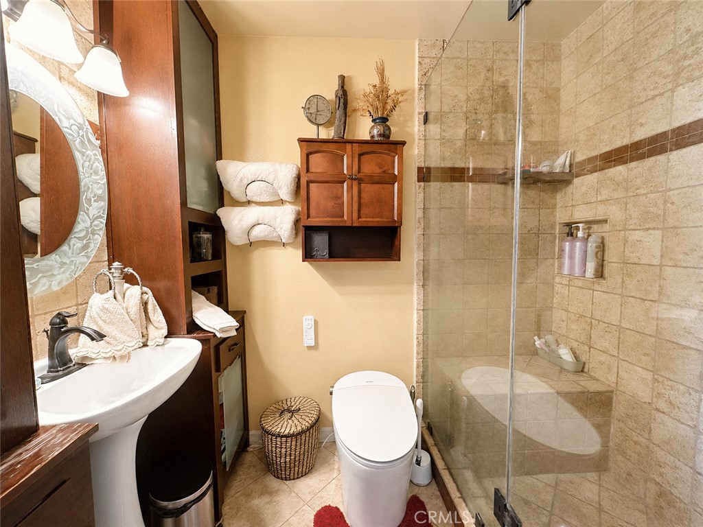 5246 St George Road Westminster, CA 92683 - Photo 32 of 47 Masterbath
