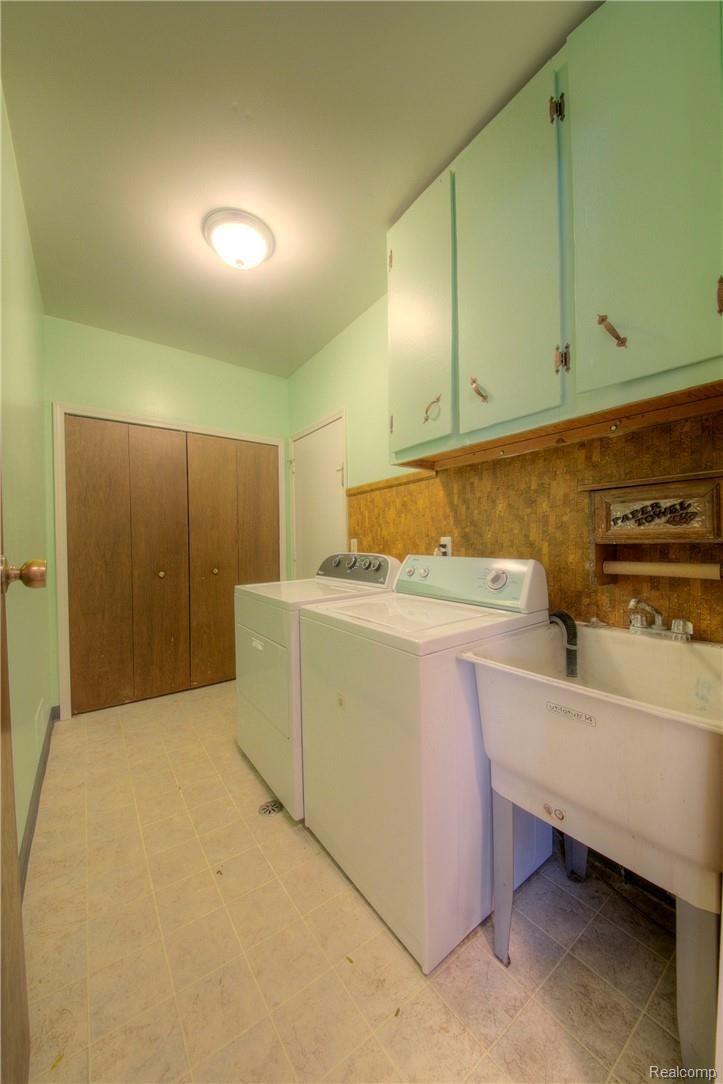44223 Webster Road Canton, MI 48187 - Photo 26 of 41 25 Laundry Room.jpg