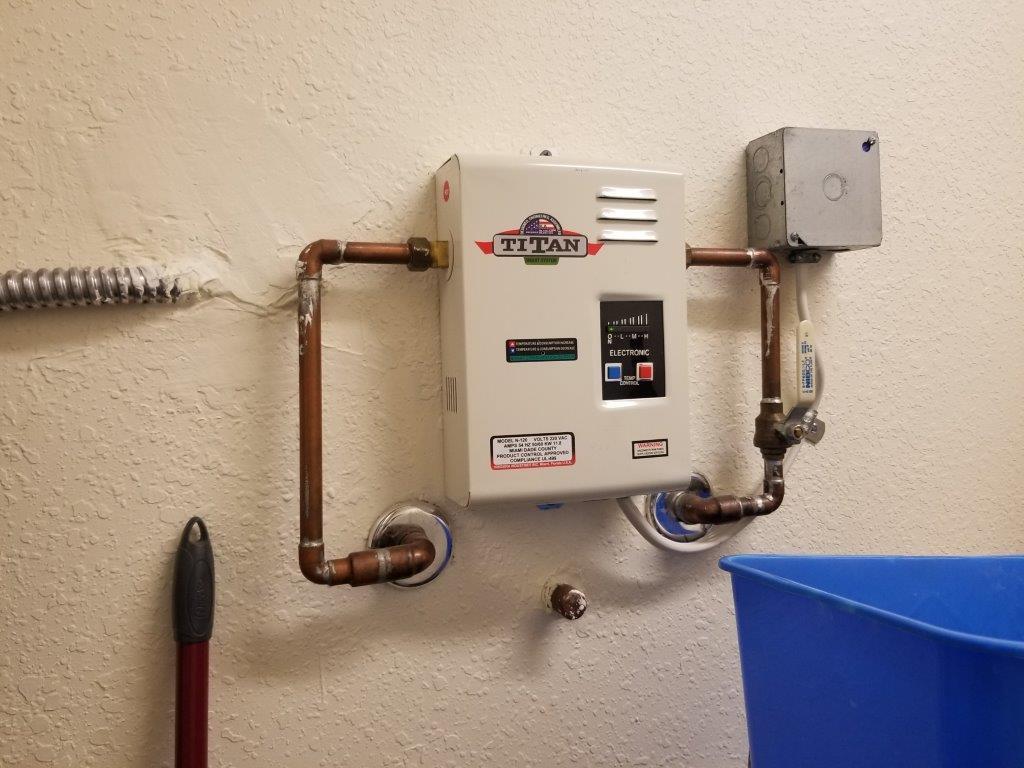 2855 Floral Road Lake Worth, FL 33462 - Photo 18 of 19 closeup of a room with gym equipment