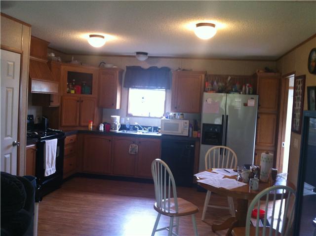 125 Thurman Kepley Road Portland, TN 37148 - Photo 5 of 20 EAT IN KITCHEN