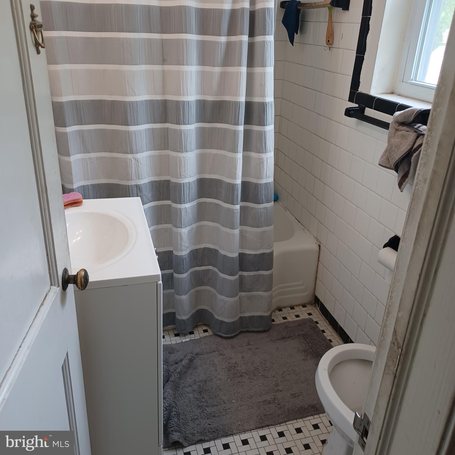 2705 Arcola Avenue Silver Spring, MD 20902 - Photo 7 of 13 Gallery Image 7