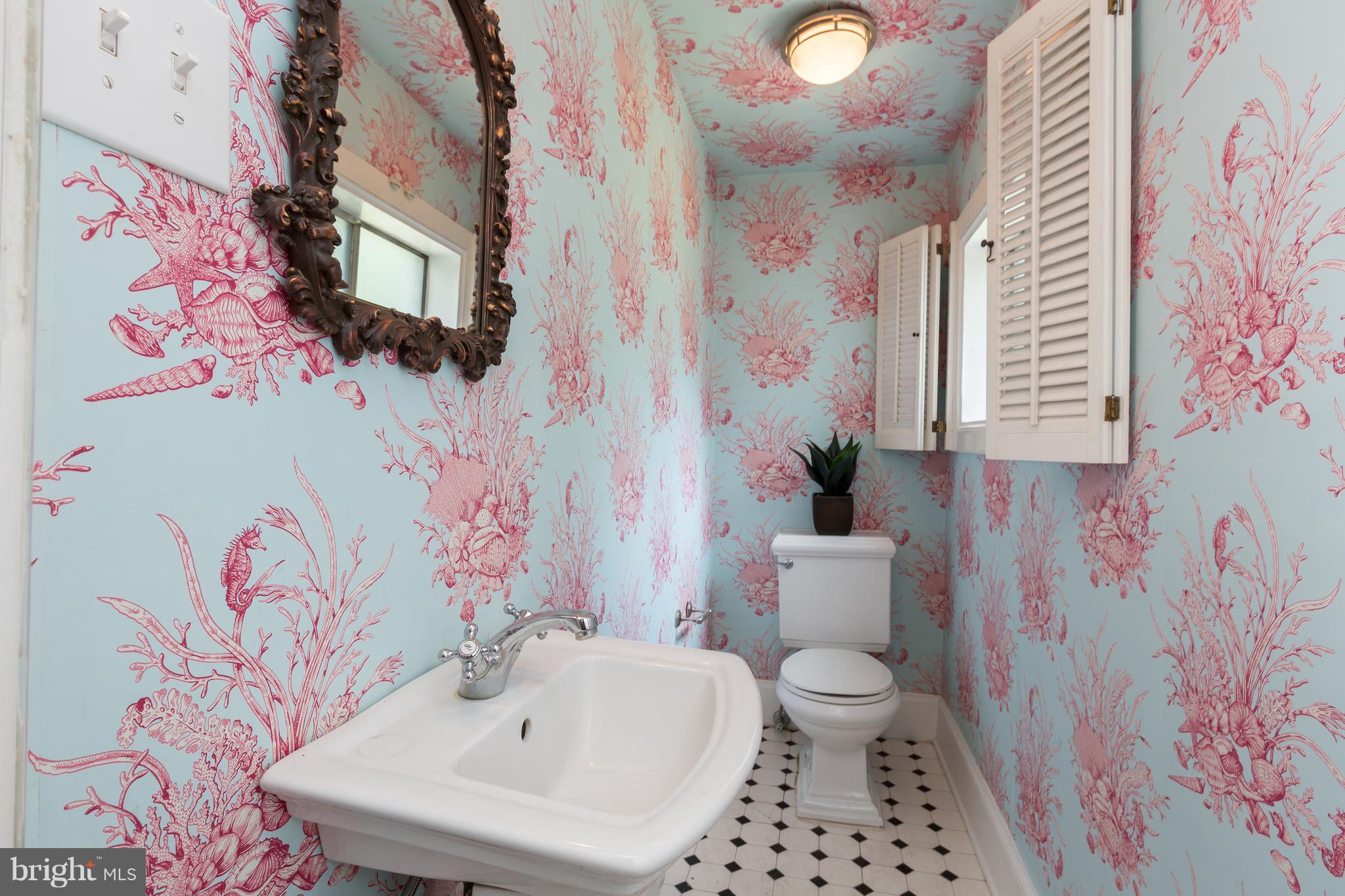 5023 Reno Road Northwest Washington, DC 20008 - Photo 12 of 26 Powder Room