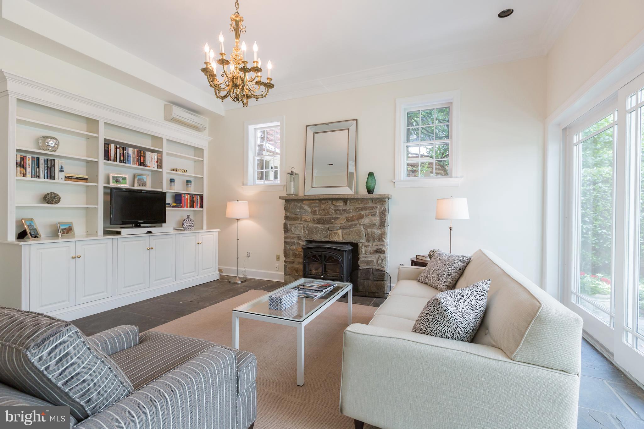 5023 Reno Road Northwest Washington, DC 20008 - Photo 14 of 26 Family Room