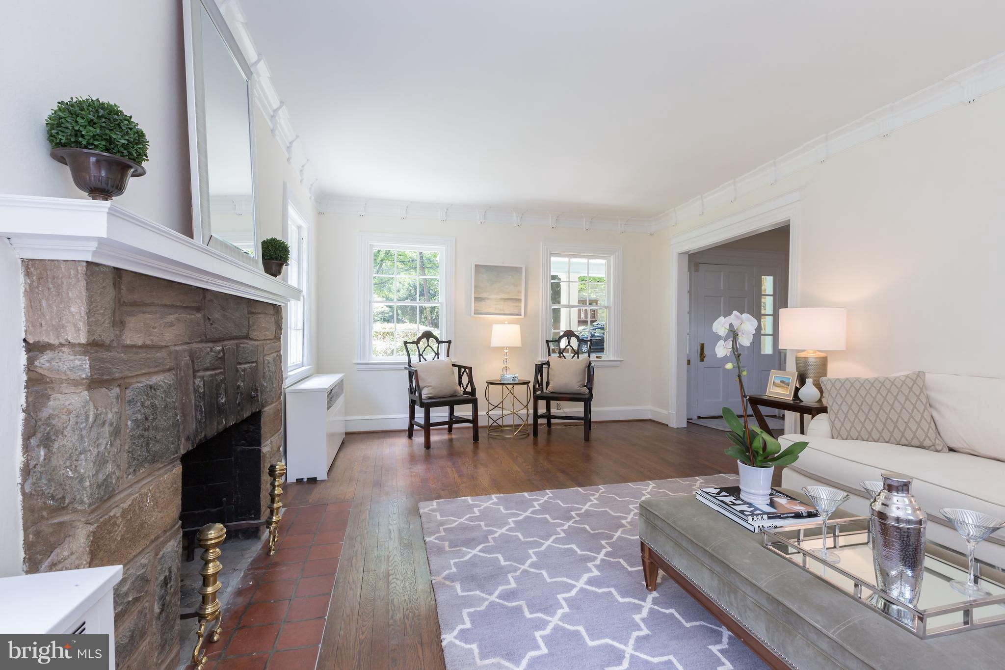5023 Reno Road Northwest Washington, DC 20008 - Photo 6 of 26 Living Room