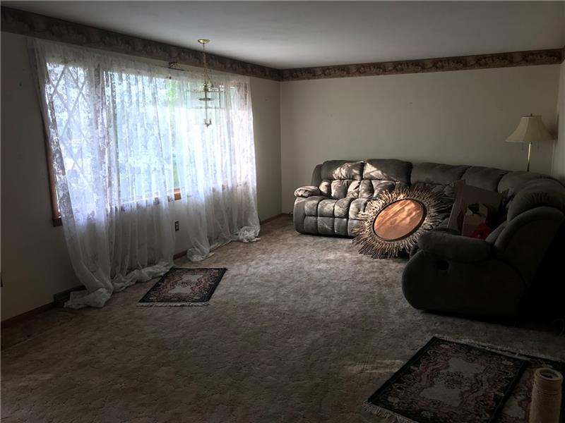 170 Schaller Road Transfer, PA 16154 - Photo 11 of 22 Living room