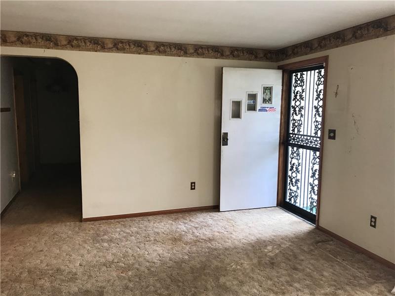 170 Schaller Road Transfer, PA 16154 - Photo 12 of 22 Living room, front entrance