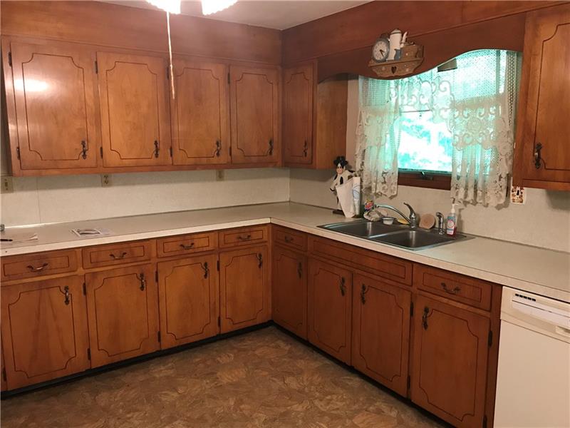 170 Schaller Road Transfer, PA 16154 - Photo 9 of 22 Kitchen