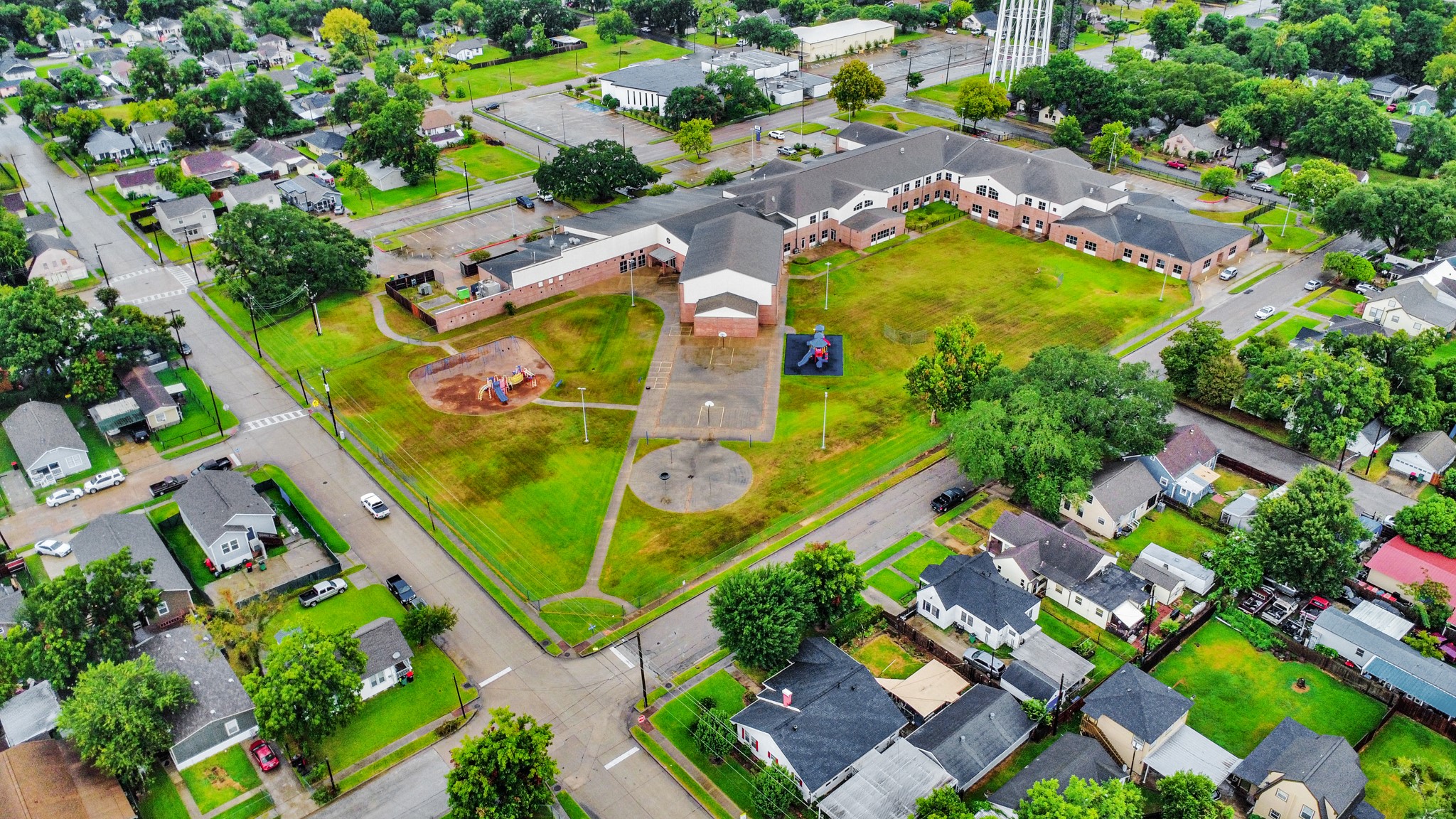 207 East Defee Avenue Baytown, TX 77520 - Photo 34 of 36 an aerial view of residential houses with outdoor space