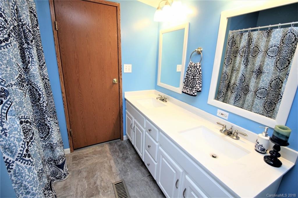 2010 Beamguard Road Clover, SC 29710 - Photo 20 of 27
