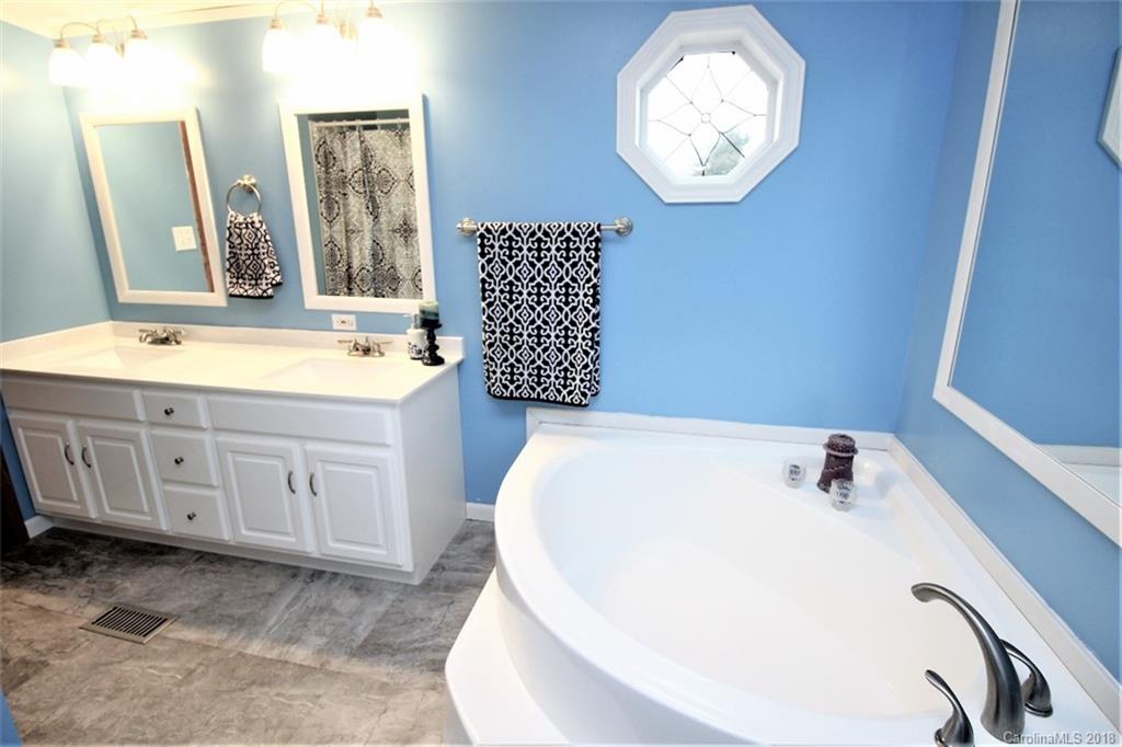 2010 Beamguard Road Clover, SC 29710 - Photo 21 of 27