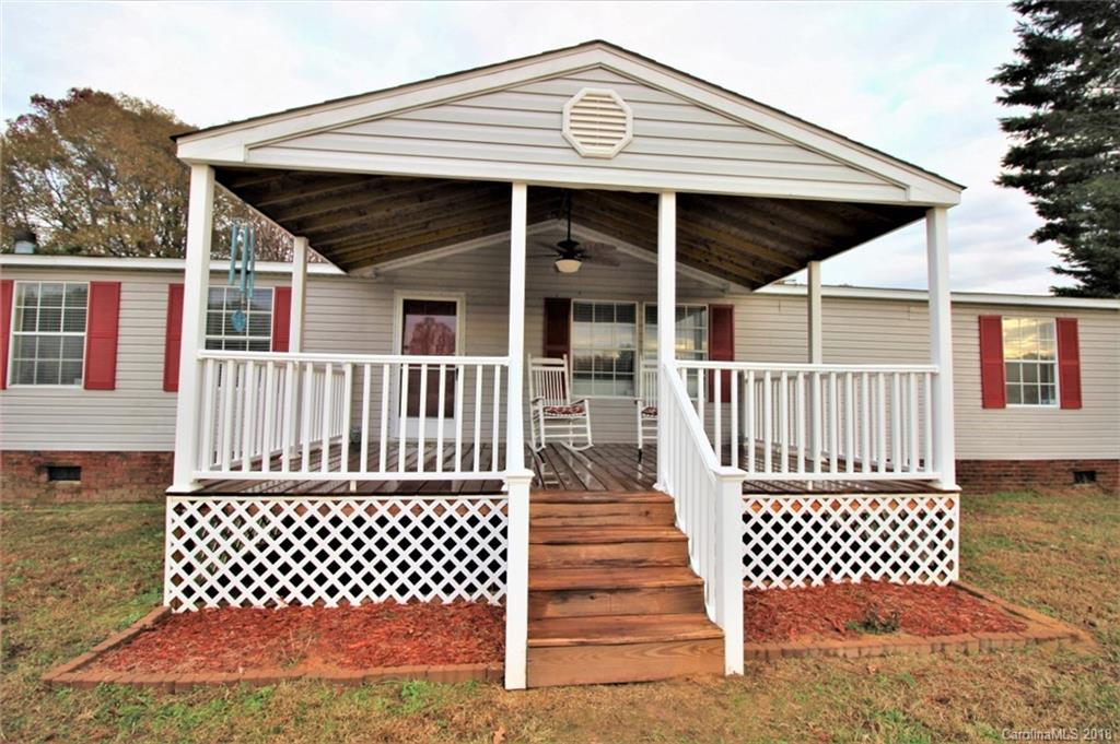 2010 Beamguard Road Clover, SC 29710 - Photo 5 of 27