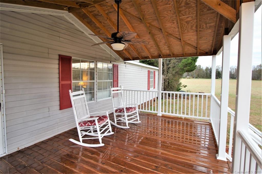 2010 Beamguard Road Clover, SC 29710 - Photo 6 of 27