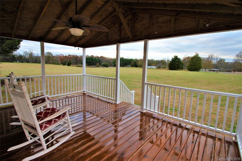 2010 Beamguard Road Clover, SC 29710 - Photo 7 of 27