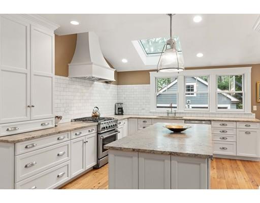 858 Webster Street Needham, MA 02492 - Photo 3 of 19 Gallery Image 3