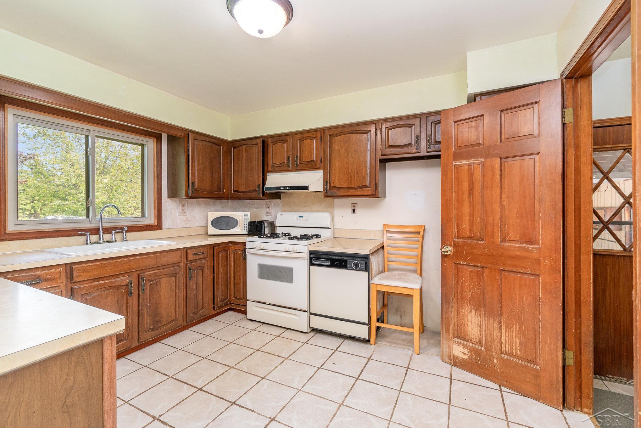 13296 Elms Road Birch Run, MI 48415 - Photo 7 of 26 Gallery Image 7