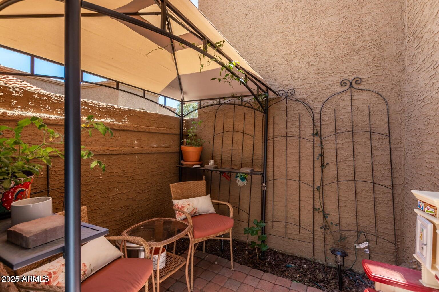 6945 East Cochise Road, Unit 130 Paradise Valley, AZ 85253 - Photo 7 of 24 a bathroom with shower