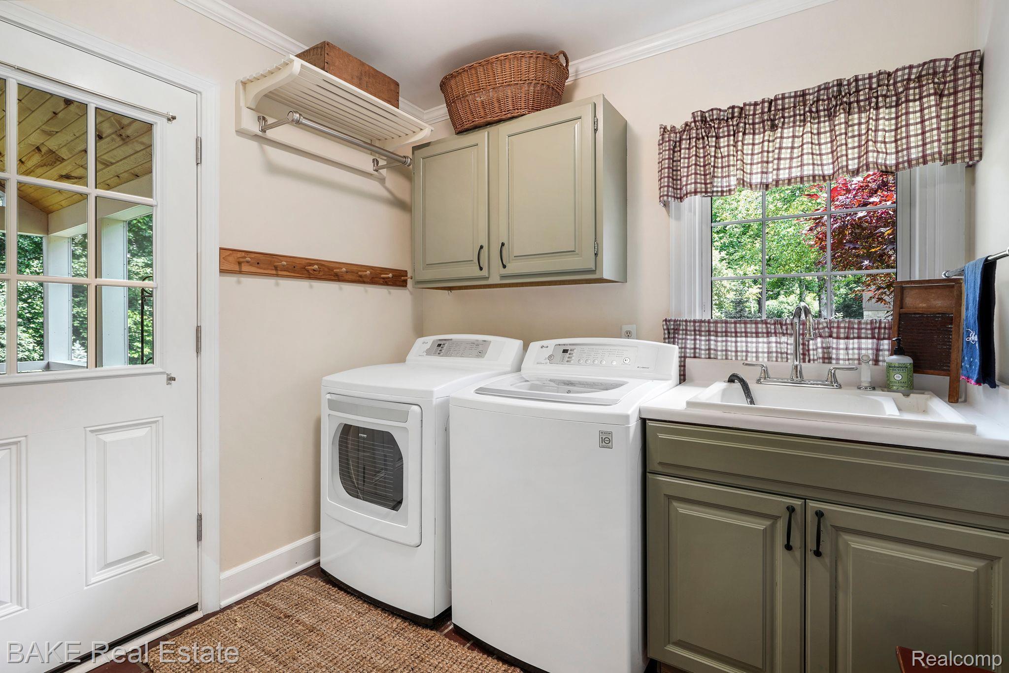 40958 Coventry Road Novi, MI 48375 - Photo 35 of 66 Laundry Room