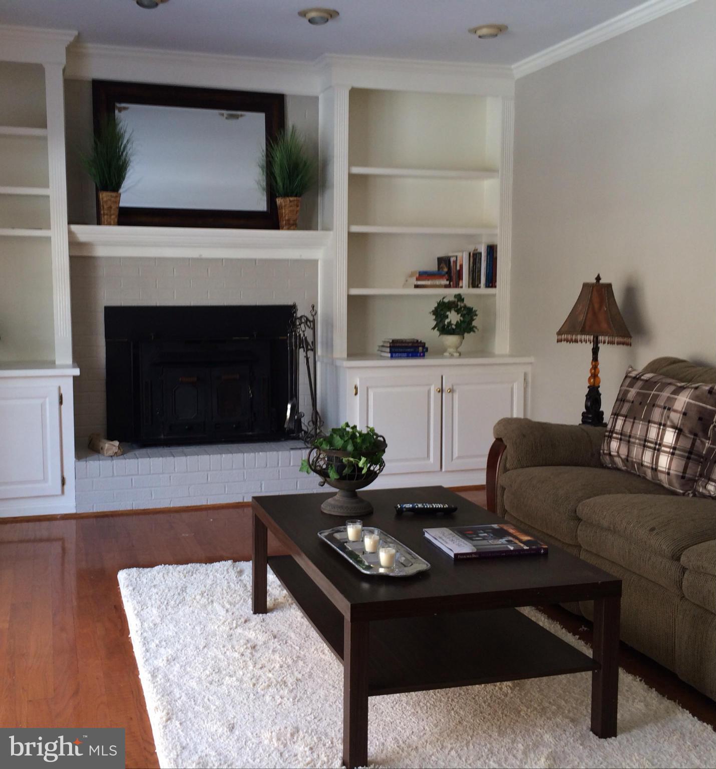 9923 Natick Road Burke, VA 22015 - Photo 9 of 23 Family Room