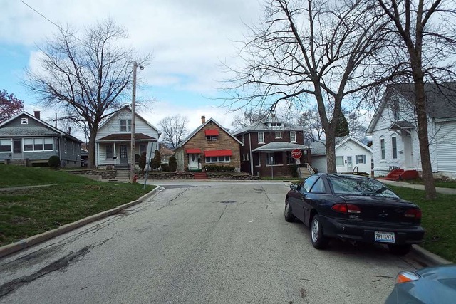 340 Marble Street Joliet, IL 60435 - Photo 3 of 12