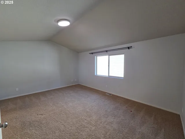 a view of empty room with window